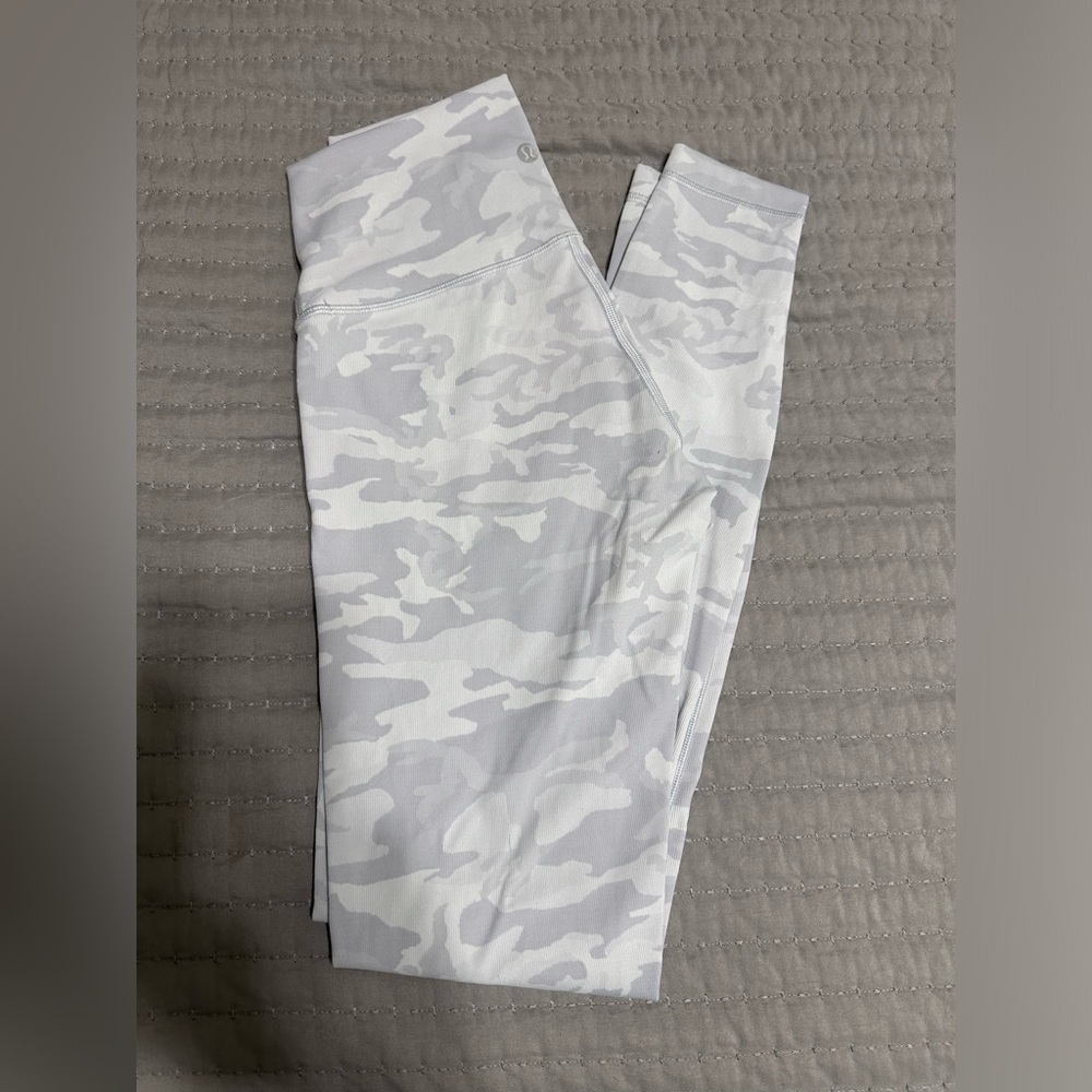 NWOT Lululemon Wunder Under High-rise tight